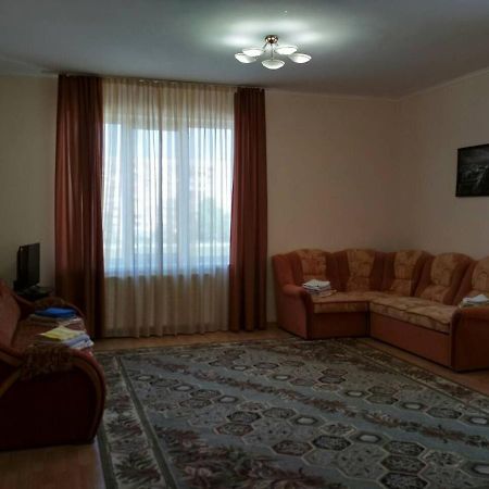 Apartments Domovik Просторная Квартира С Видом На Горы Mukačevo Esterno foto